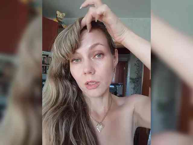 NinonDePeace webcam