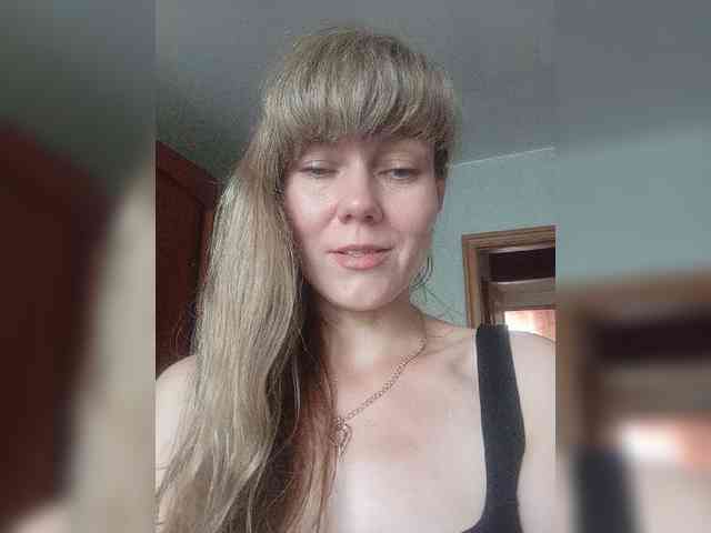 NinonDePeace webcam