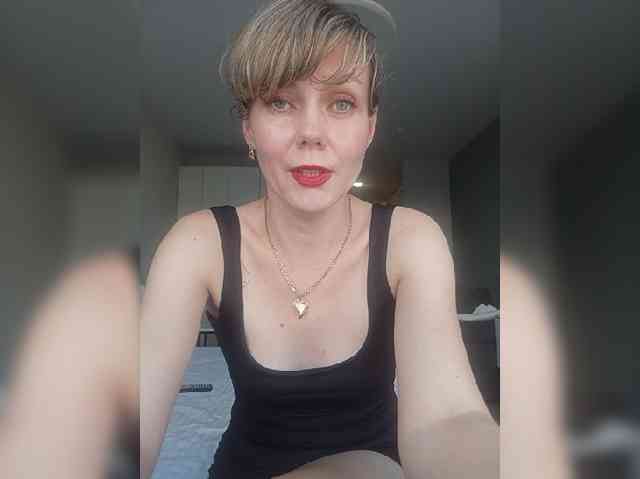 NinonDePeace webcam