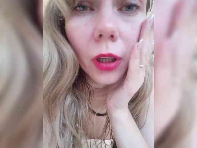 NinonDePeace webcam