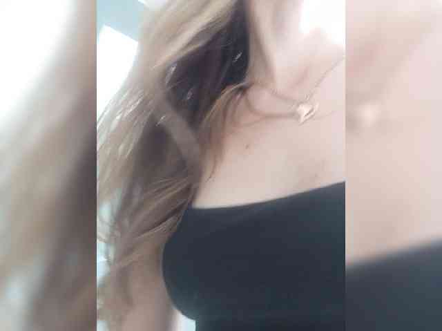 NinonDePeace webcam