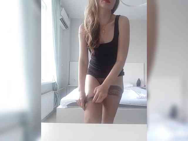 NinonDePeace webcam