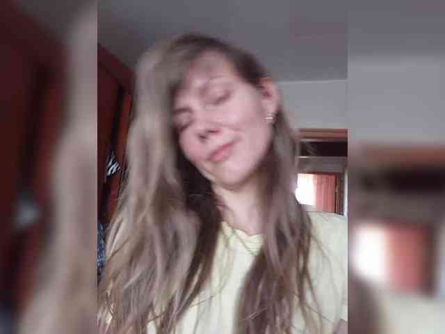 NinonDePeace webcam