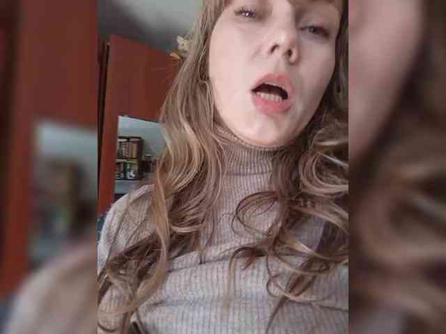 NinonDePeace webcam