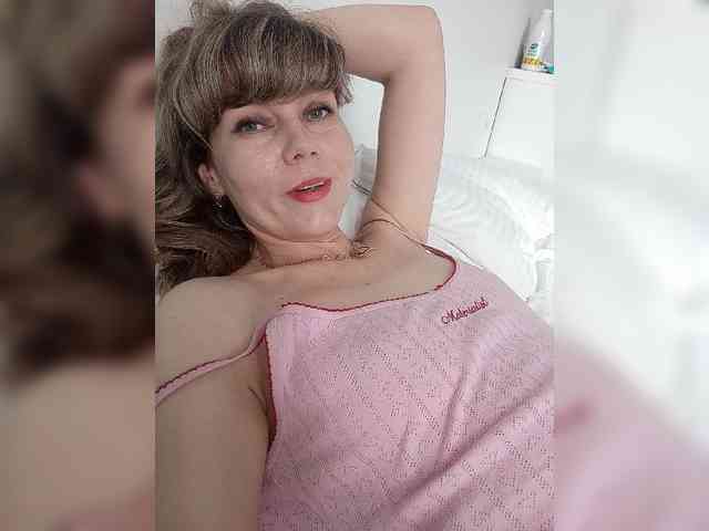 NinonDePeace webcam