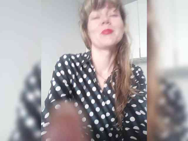 NinonDePeace webcam