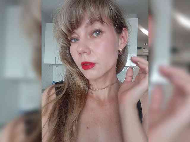 NinonDePeace webcam
