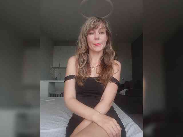 NinonDePeace webcam