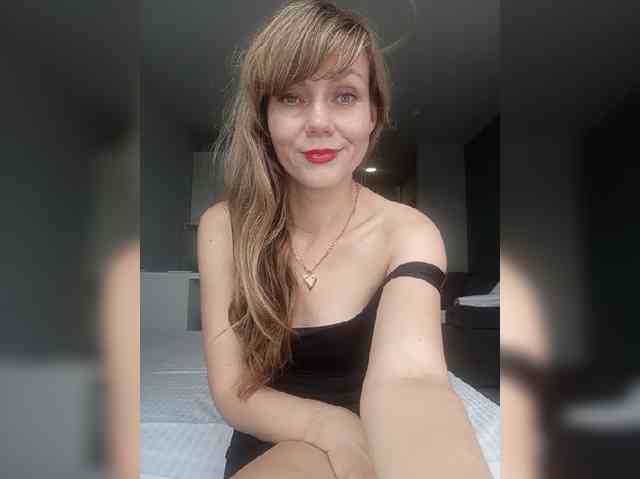 NinonDePeace webcam