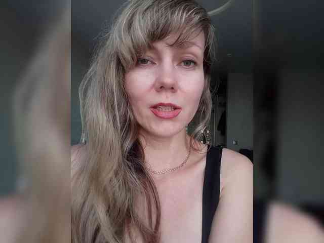 NinonDePeace webcam