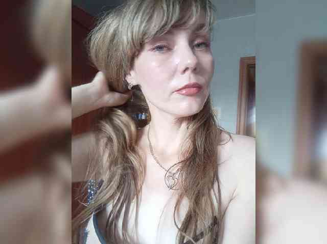 NinonDePeace webcam