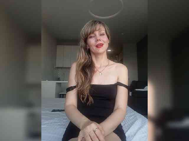 NinonDePeace webcam