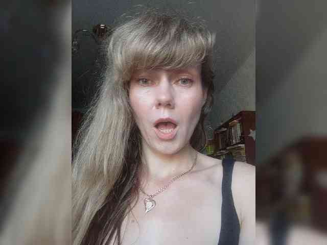 NinonDePeace webcam