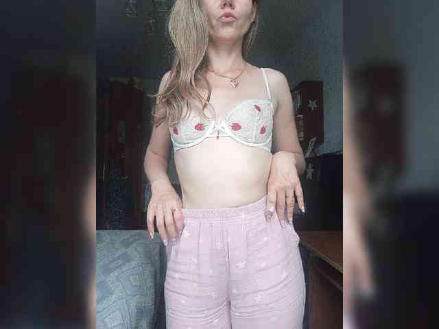 NinonDePeace webcam