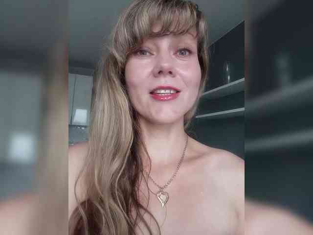NinonDePeace webcam