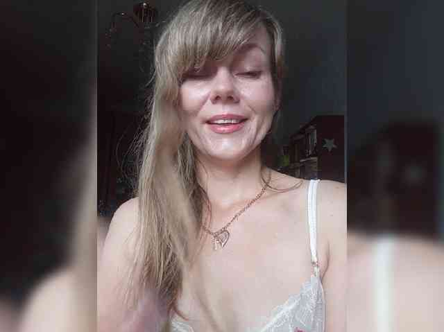 NinonDePeace webcam