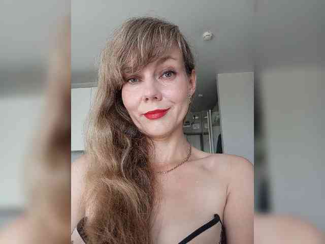 NinonDePeace webcam