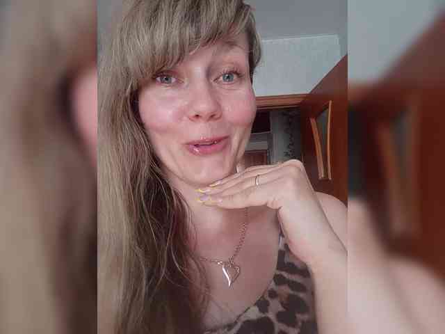 NinonDePeace webcam