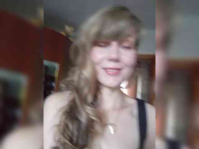 NinonDePeace webcam