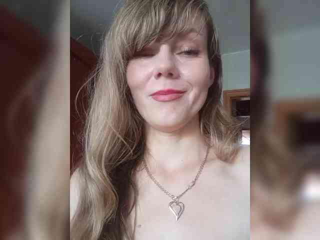 NinonDePeace webcam