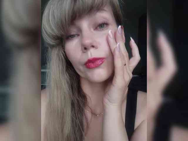 NinonDePeace webcam