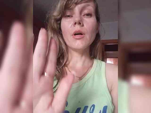 NinonDePeace webcam