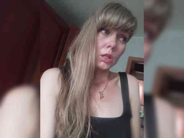 NinonDePeace webcam