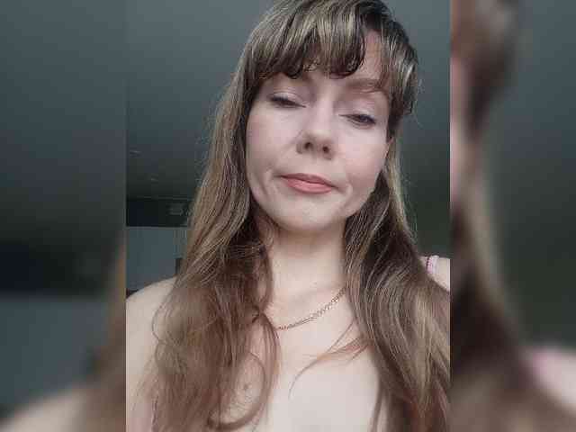 NinonDePeace webcam