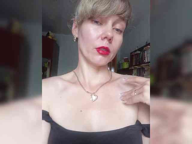 NinonDePeace webcam
