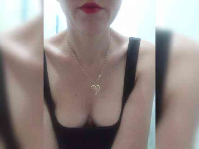 NinonDePeace webcam