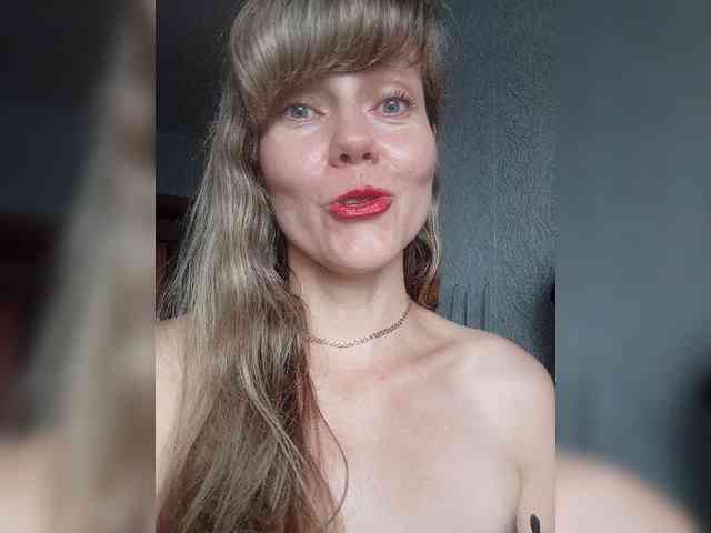 NinonDePeace webcam