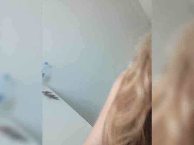 NinonDePeace webcam