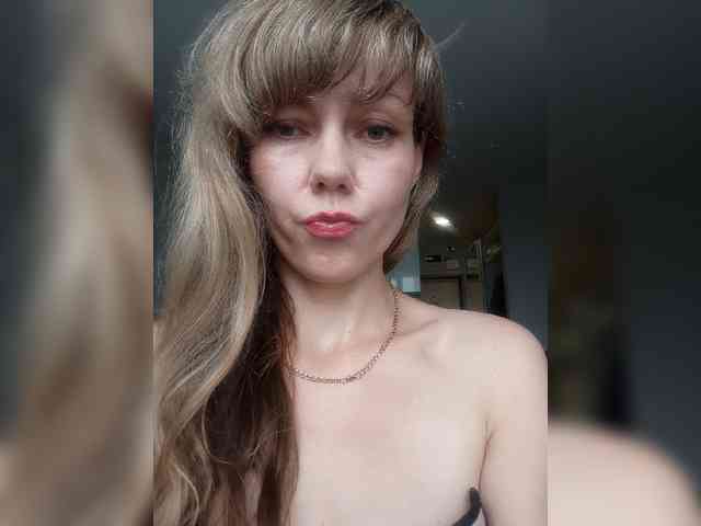 NinonDePeace's webcam live show