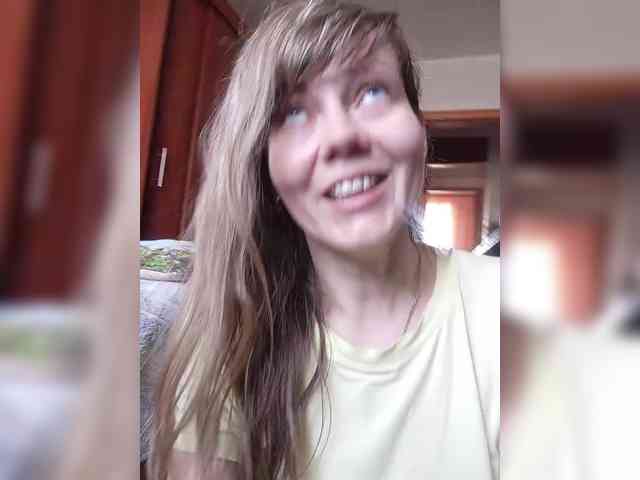 NinonDePeace webcam