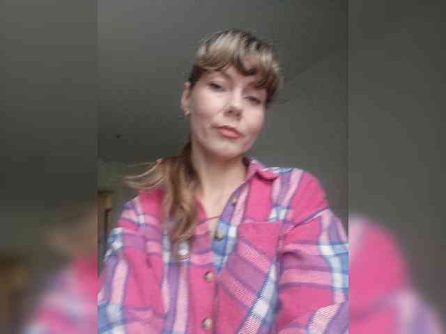 NinonDePeace webcam