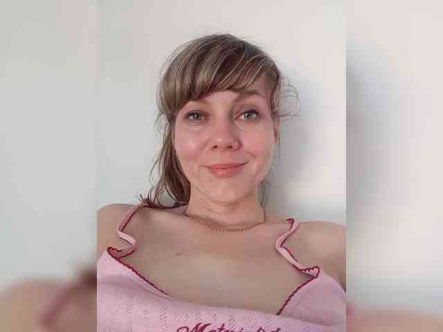 NinonDePeace webcam