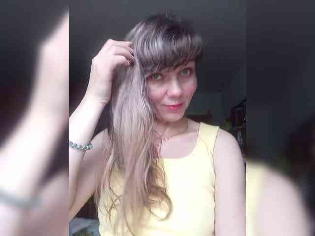 NinonDePeace webcam