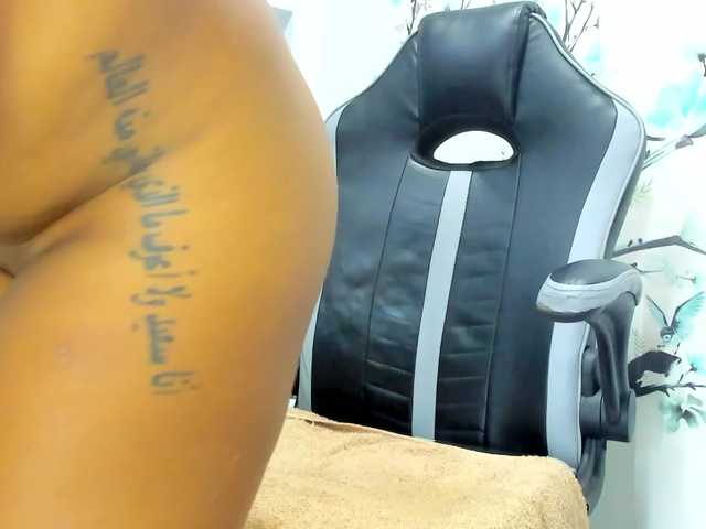 kattyy-lozano live cam on BongaCams