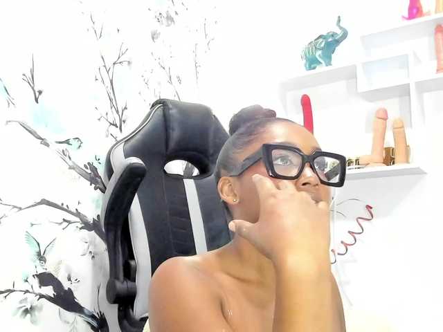kattyy-lozano live cam on BongaCams