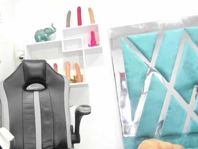 kattyy-lozano live cam on BongaCams