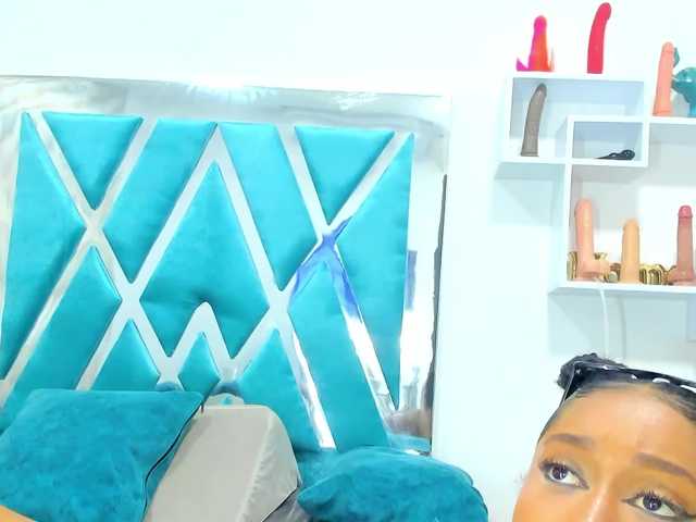 kattyy-lozano live cam on BongaCams