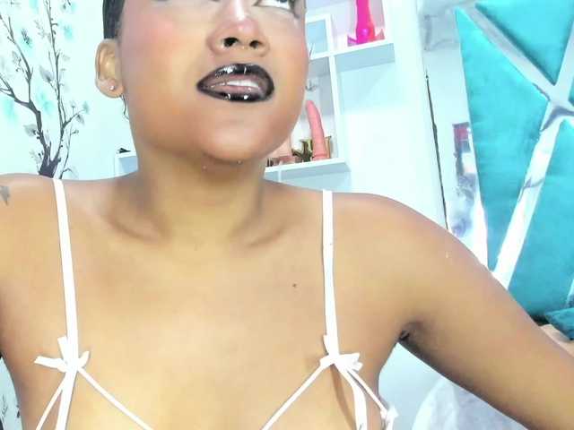 kattyy-lozano live cam on BongaCams