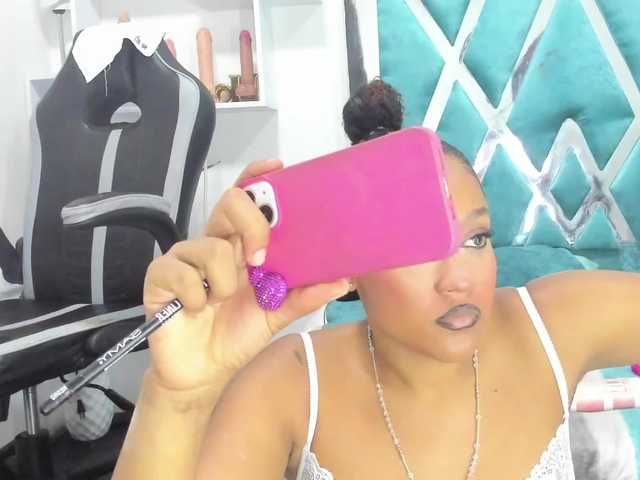 kattyy-lozano live cam on BongaCams