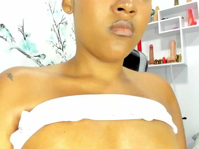 kattyy-lozano live cam on BongaCams