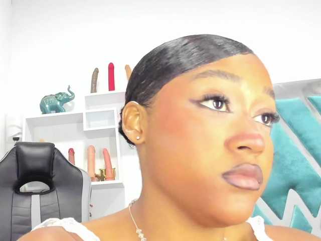 kattyy-lozano live cam on BongaCams