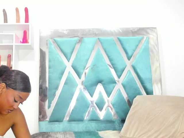 kattyy-lozano live cam on BongaCams