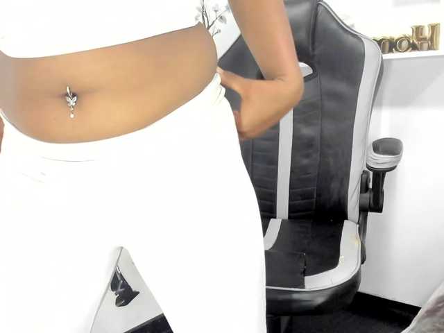 kattyy-lozano live cam on BongaCams