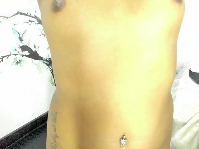 kattyy-lozano live cam on BongaCams