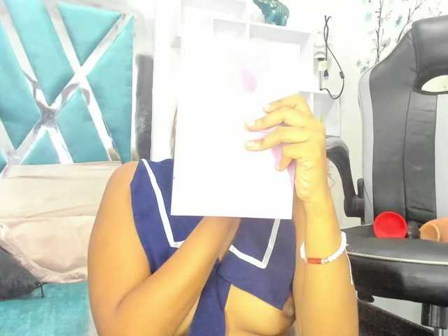 kattyy-lozano live cam on BongaCams