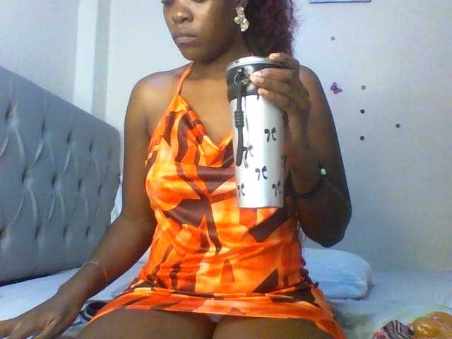 Beautifulhotass live cam on BongaCams
